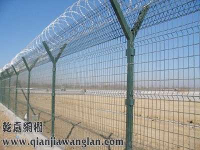 坚固屏障 监狱防爬网、V型安全防御网与刀片刺绳防护网——乾嘉网栏的隔离技术深度解析
