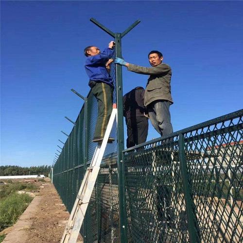 监狱358密纹网 钢筋围界隔离栅